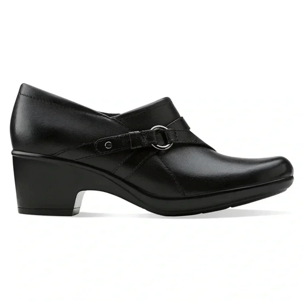 Clarks Genette Arc Womens Heeled Loafers
by CLARKS Size: 9M Bootie EUC!